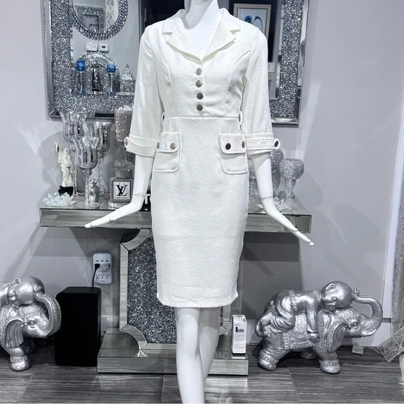 🆕🤍 Off-White Button-Down Dress - Picture 9 of 16